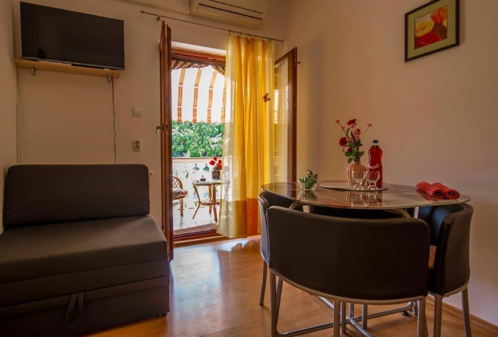 Apartmani Stefano ลาบิน ภายนอก รูปภาพ