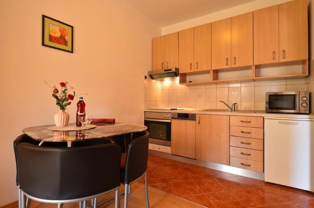 Apartmani Stefano ลาบิน ภายนอก รูปภาพ