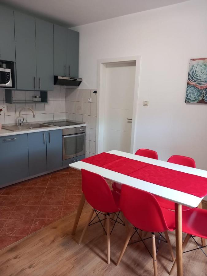 Apartmani Stefano ลาบิน ภายนอก รูปภาพ