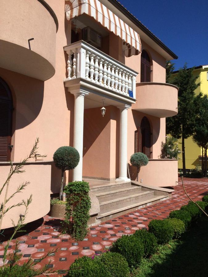 Apartmani Stefano ลาบิน ภายนอก รูปภาพ